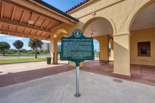 371 Capulet Dr, Venice, FL 34292 - surrounding community