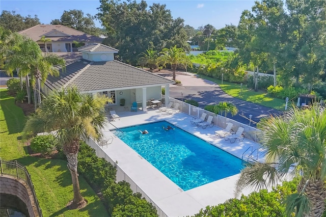 700 Gardens Edge Dr Unit 722, Venice, FL 34285 - community pool featuring a patio area