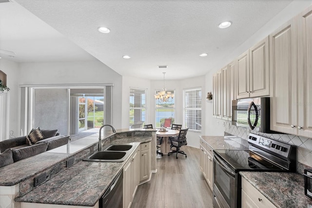 809 Derbyshire Dr, Venice, FL 34285 - photo 8