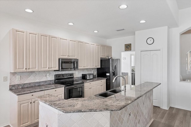 809 Derbyshire Dr, Venice, FL 34285 - photo 31
