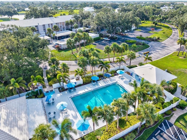437 Cerromar Ln Unit 424, Venice, FL 34293 - aerial view of a pool area