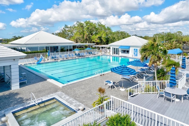 437 Cerromar Ln Unit 424, Venice, FL 34293 - community pool featuring a patio area