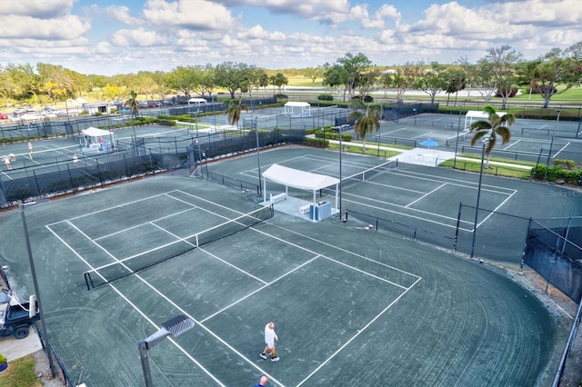 437 Cerromar Ln Unit 424, Venice, FL 34293 - view of tennis court