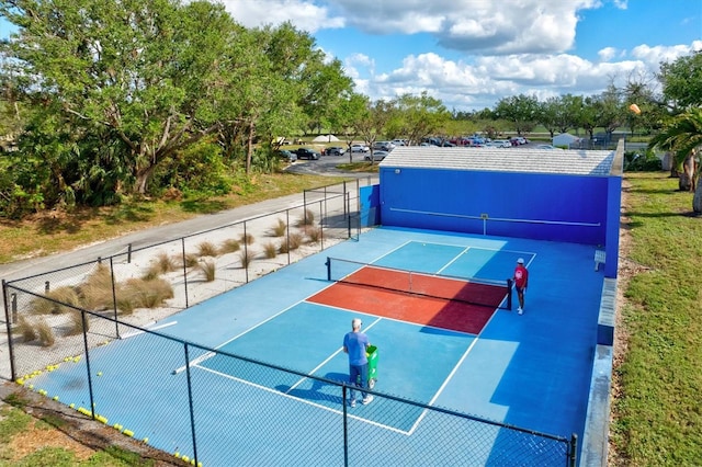 437 Cerromar Ln Unit 424, Venice, FL 34293 - view of tennis court