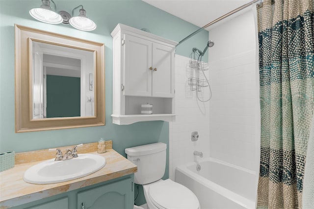 340 Three Lakes Ln Unit F, Venice, FL 34285 - full bath featuring vanity and shower / tub combo with curtain