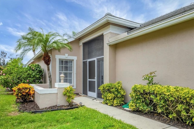 1429 Turnberry Dr, Venice, FL 34292 - entrance to property with stucco siding
