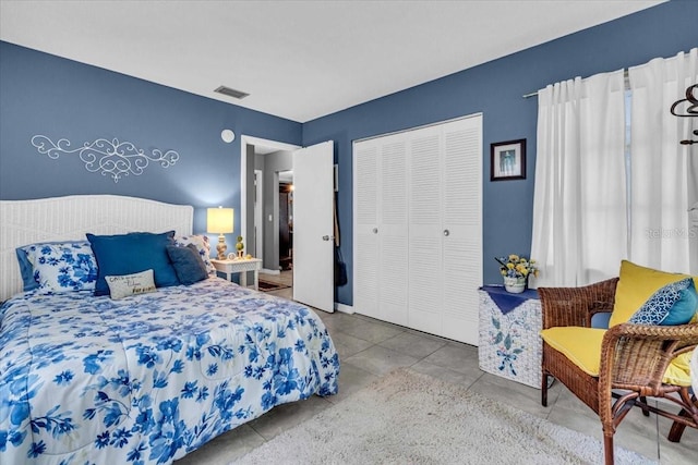 8651 Ellesmere Ct, North Port, FL 34287 - tiled bedroom featuring a closet
