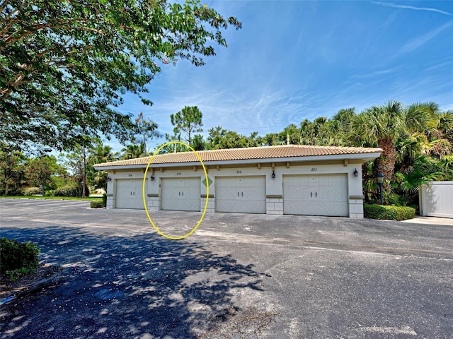 800 San Lino Cir Unit 813, Venice, FL 34292 - view of garage