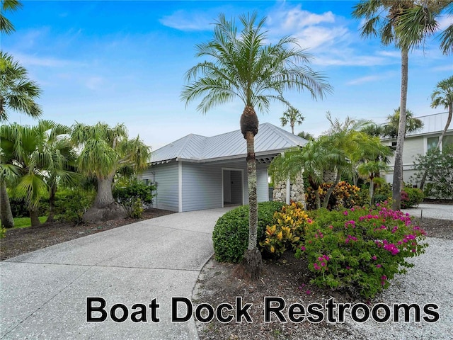 713 Eagle Point Dr, Venice, FL 34285 - photo 57