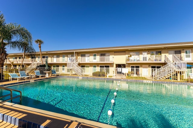 view of swimming pool