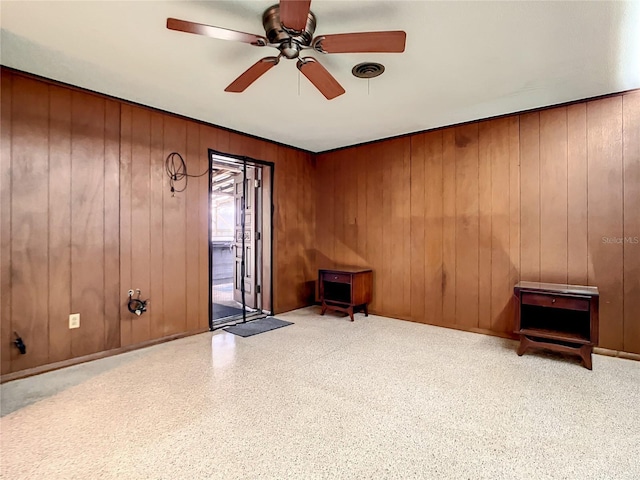 empty room with ceiling fan