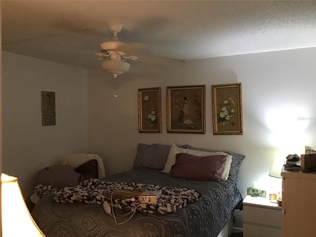 bedroom featuring a ceiling fan