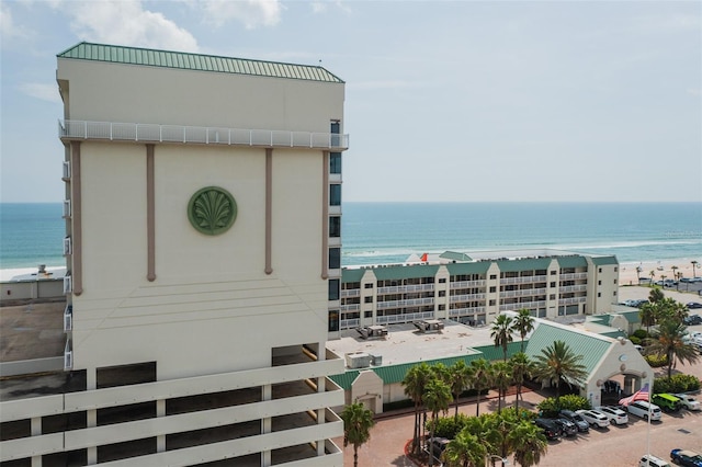 view of water feature