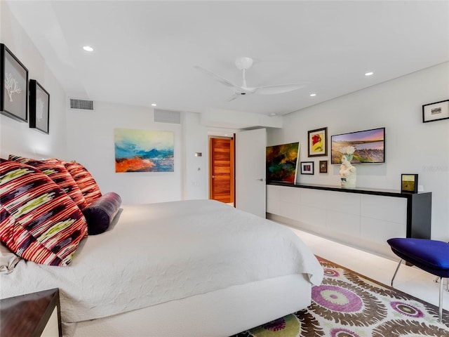 bedroom with carpet flooring and ceiling fan