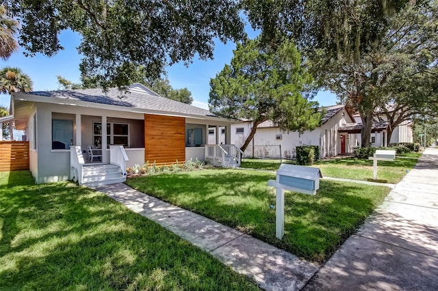 view of front facade with a front lawn