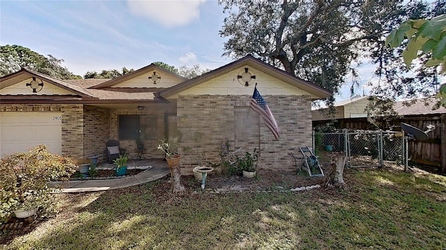 view of front of property with a front yard