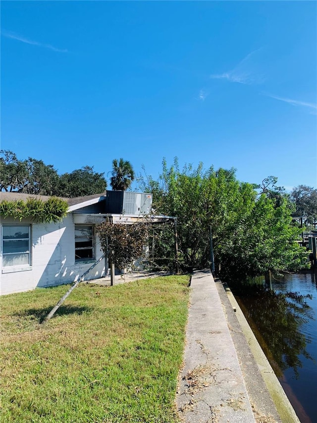 Listing photo 2 for 5952 S Riverside Dr, Port Orange FL 32127