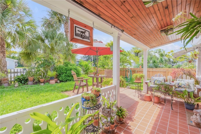 view of patio with ceiling fan