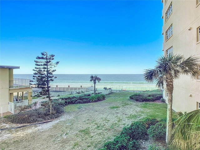 view of yard featuring a water view