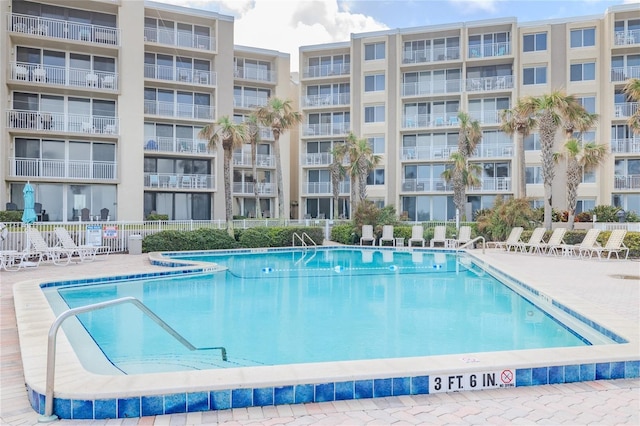 view of swimming pool