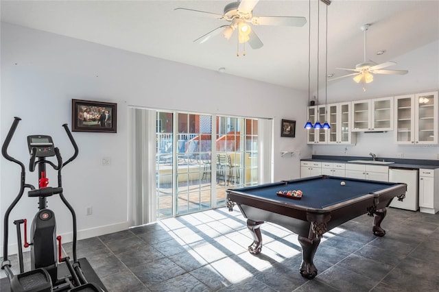 playroom with ceiling fan, indoor wet bar, pool table, and vaulted ceiling