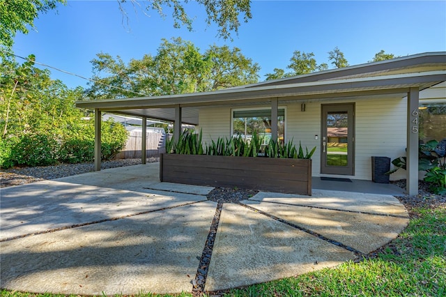 view of front of property