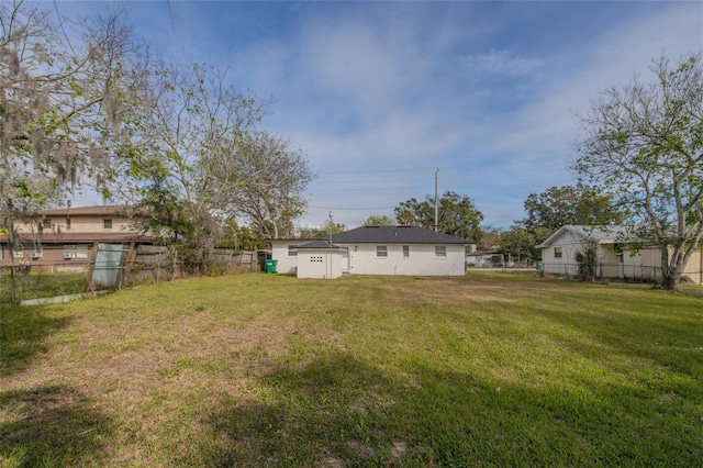 view of yard with a shed