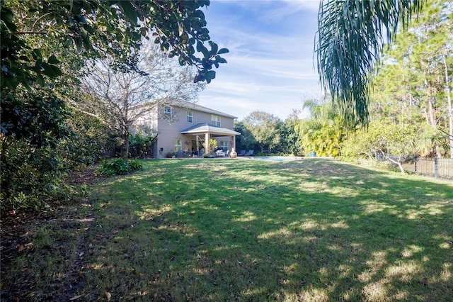 view of yard featuring a patio