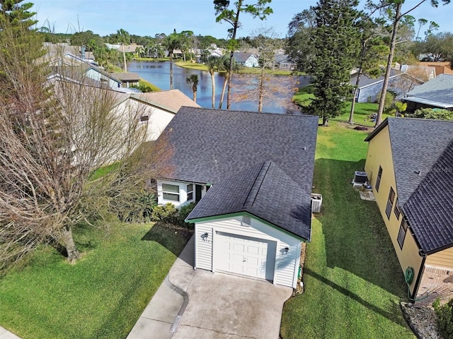 bird's eye view with a water view