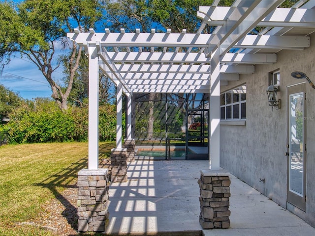 view of patio featuring a pergola