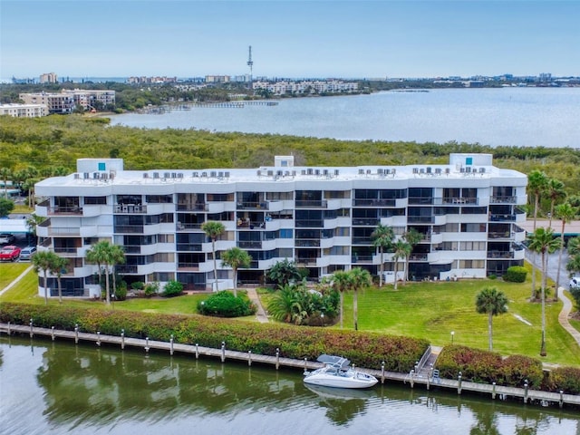 bird's eye view with a water view