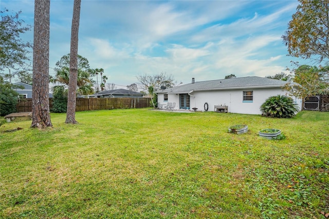 view of yard featuring a patio