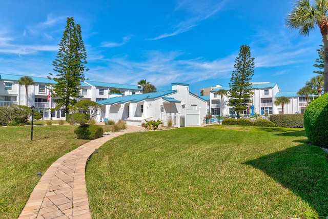 view of front facade with a front lawn