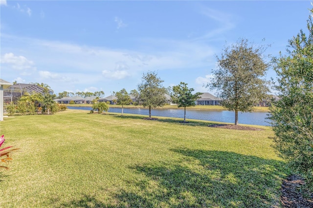 view of yard featuring a water view