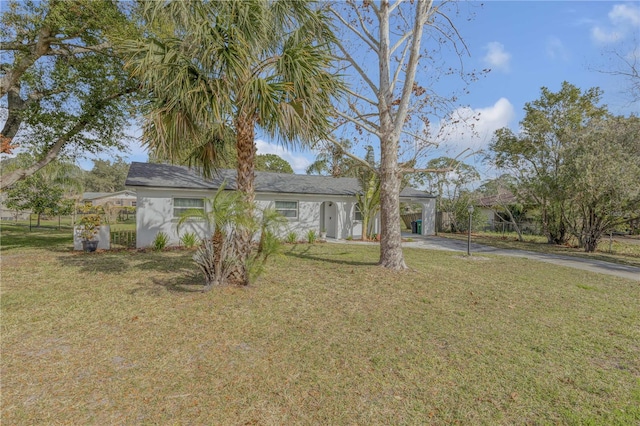 view of front facade with a front lawn