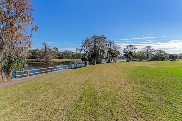 view of yard featuring a water view