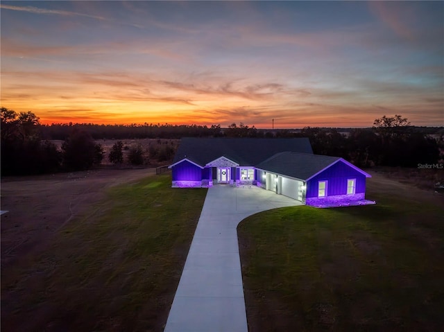 view of aerial view at dusk