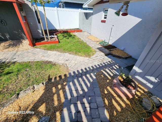 view of yard featuring a patio