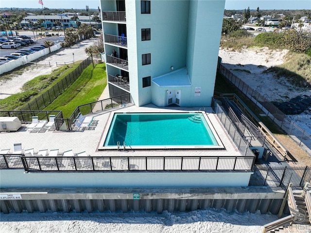 view of swimming pool