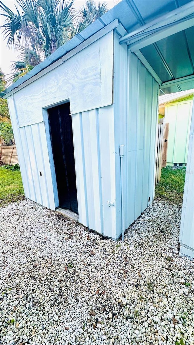 view of outbuilding