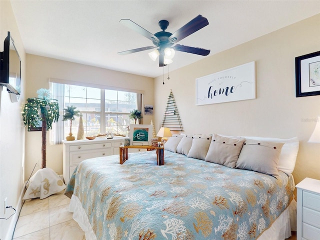 bedroom with ceiling fan