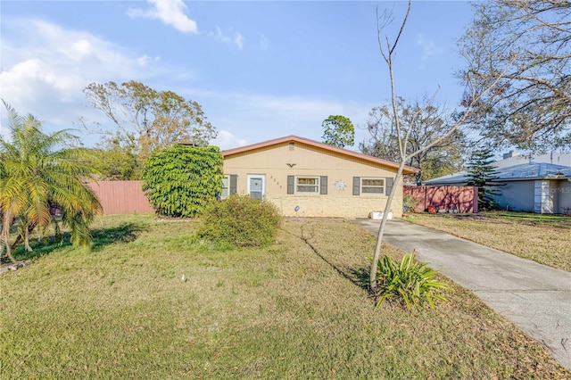 view of front of house with a front lawn