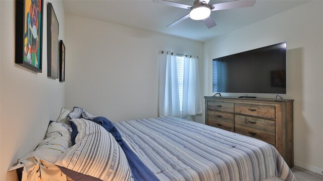 bedroom featuring ceiling fan