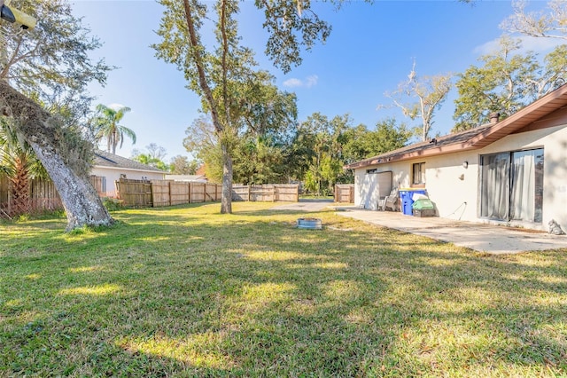 view of yard with a patio