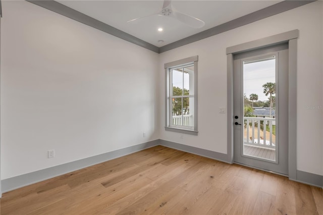 unfurnished room featuring light wood finished floors, baseboards, a ceiling fan, and recessed lighting