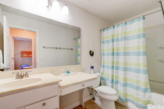 full bath with toilet, a textured ceiling, shower / bath combo with shower curtain, and vanity