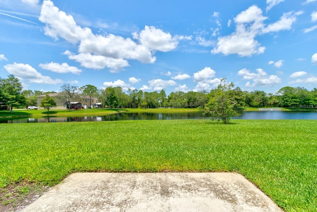 view of yard featuring a water view