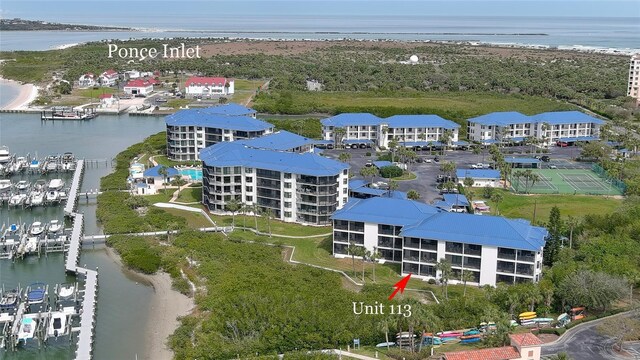 bird's eye view featuring a water view