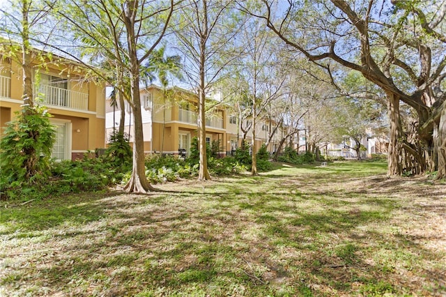 view of yard featuring a residential view