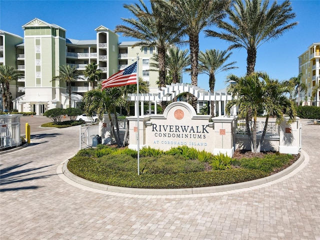 view of community / neighborhood sign